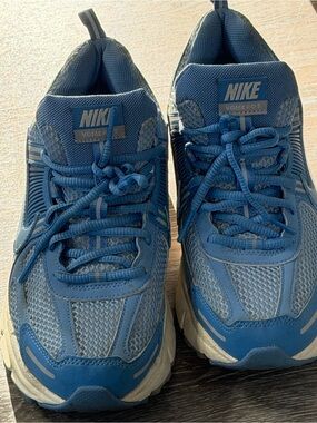 Nike Vomero 5 Big Kids' Shoes size7Y